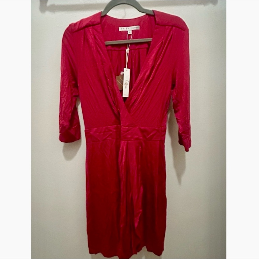 NWT TRINA TURK Red V-Neck Wrap Pleated 3/4 Sleeve Ruched Sheath Dress